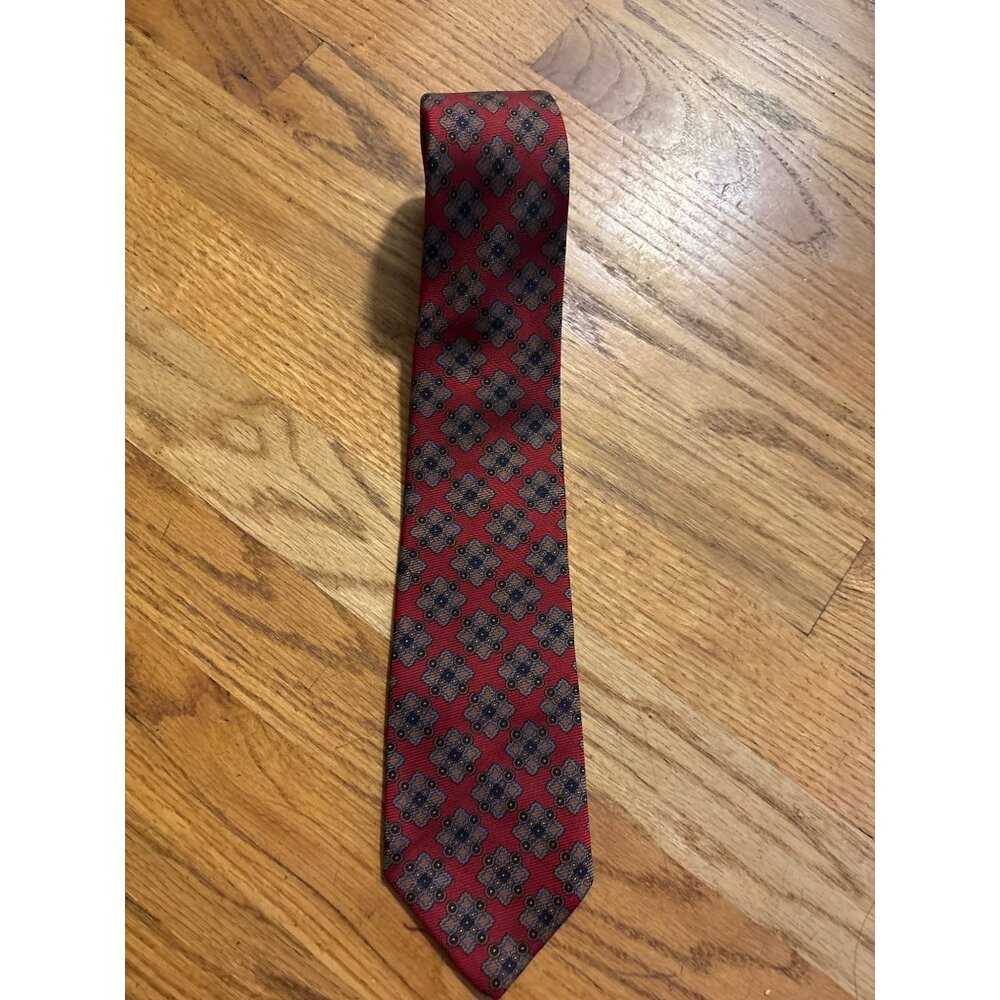 Brooks Brothers Makers All Silk Red Floral Geometric Tie Made In USA 3.5" Width